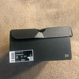 Jordan 1 Mid Light smoke